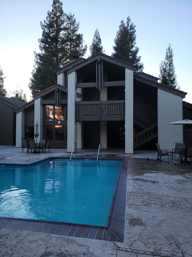 Building Photo - Condo in the most desired gated community ...