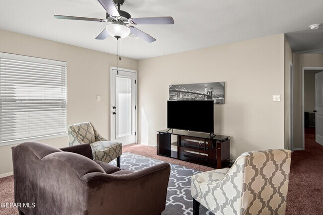 Building Photo - 13232 Emerald Isle St