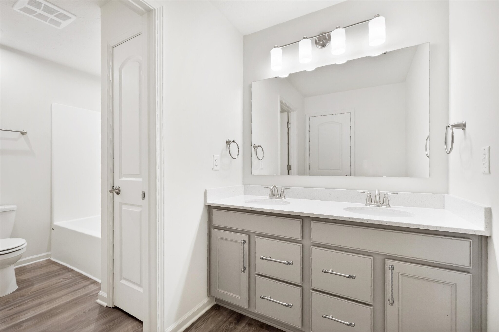 Building Photo - 10942 Haflinger Dr