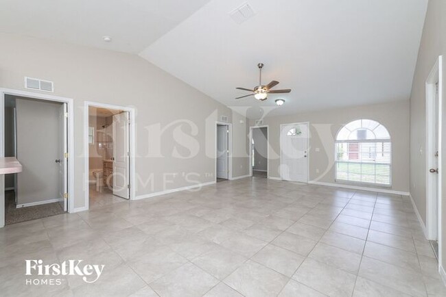 Building Photo - 933 Gascony Ct