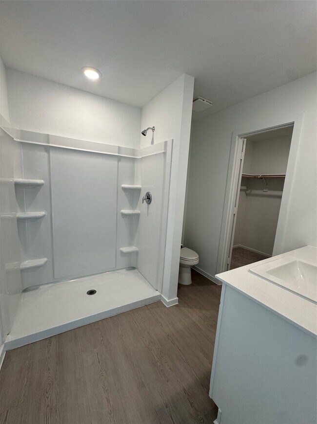 Building Photo - 3080 Fantasy Ter Dr