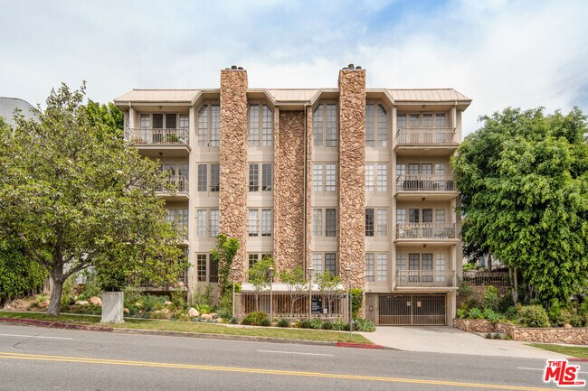 Building Photo - 1260 S Beverly Glen Blvd
