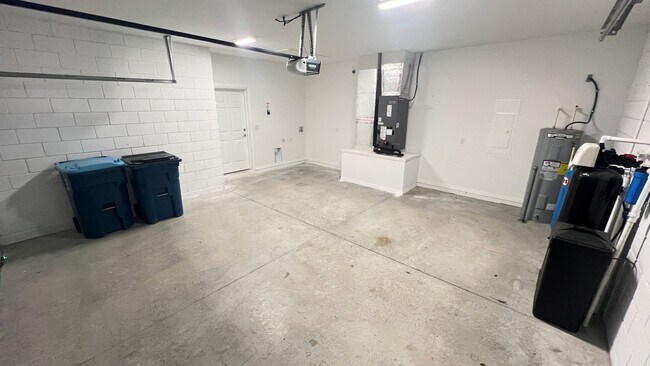 Building Photo - Stunning 3 Bedroom, 2 Bath Home in Palm Bay!