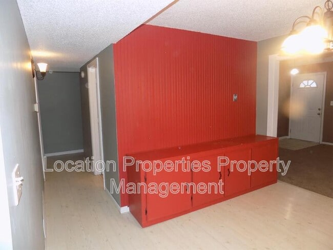 Building Photo - 331 Clayton Ct