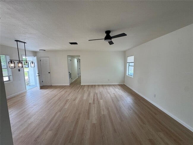 Building Photo - 1589 Viburnum Ln