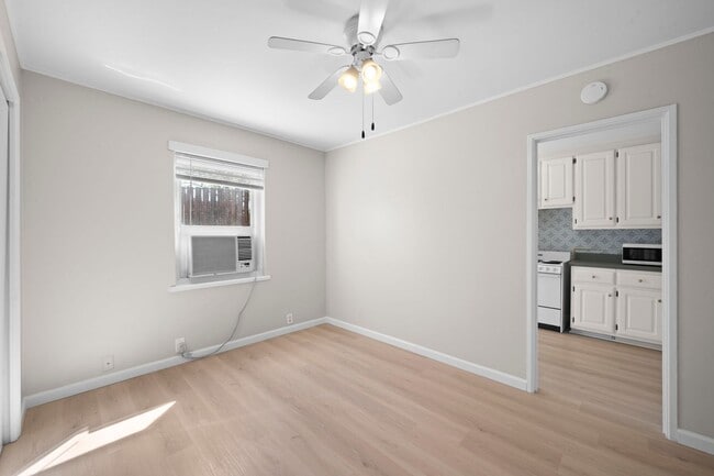 Building Photo - 521 Hawkins Rd