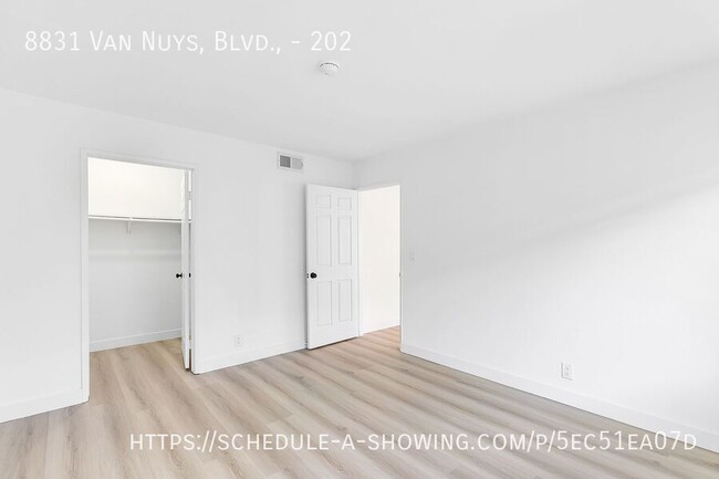 Building Photo - Beautiful updated spacious 1 Bed + 1 Bath ...