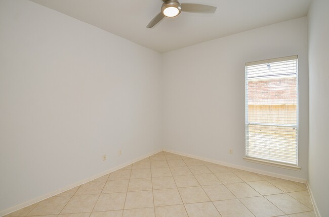 Building Photo - 3910 Jade Cove Ln