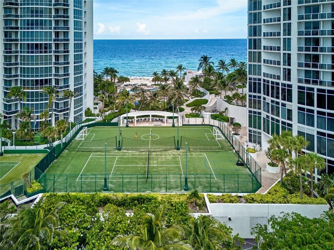 Building Photo - 18001 Collins Ave