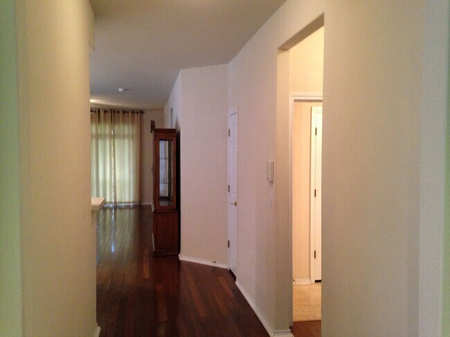 Building Photo - 106 Bowie Cir