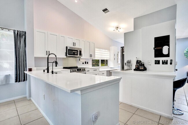 Building Photo - 7669 Springwater Pl