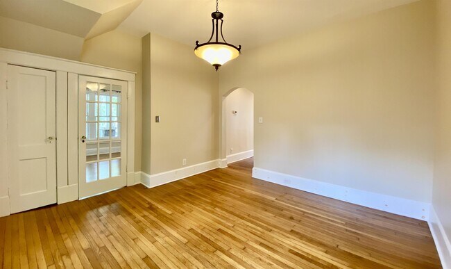 Building Photo - 1105 Virginia Ave