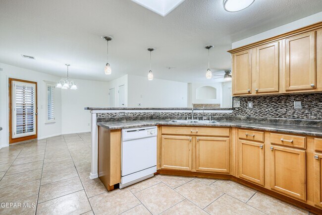 Building Photo - 6289 Cosecha Luna Cir