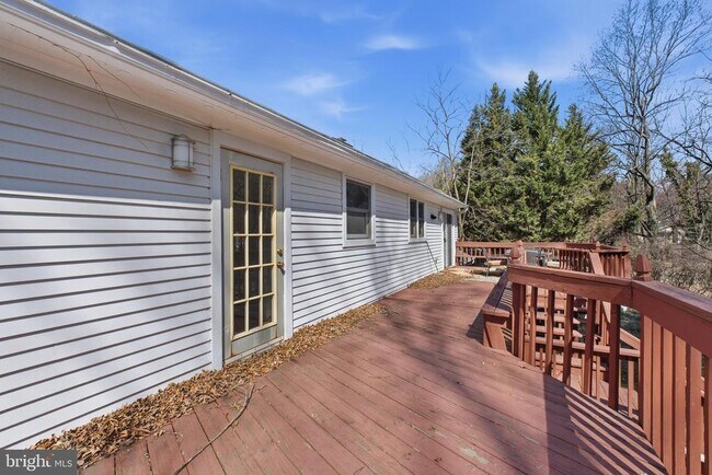 Building Photo - 3343 Slade Run Dr