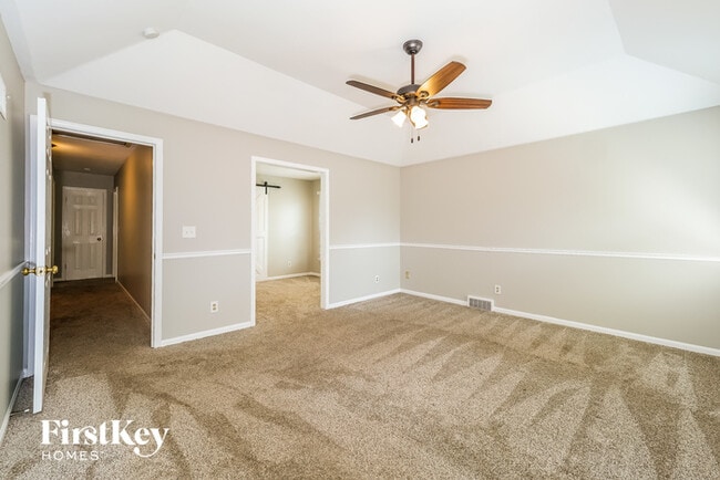 Building Photo - 10233 Caenen Dr