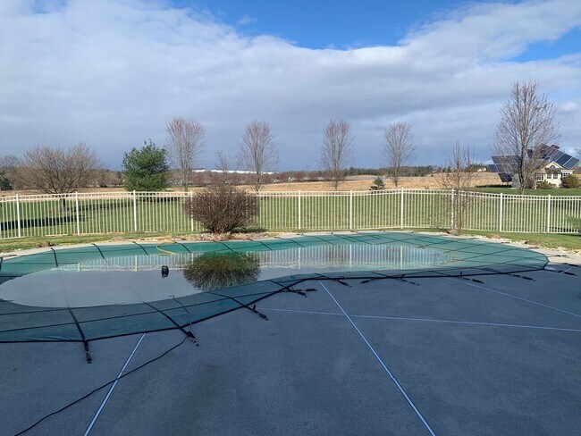 Building Photo - PARKLAND SCHOOLS- FOUR BEDROOM HOUSE compl...