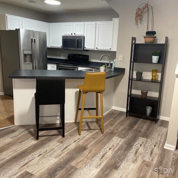 Building Photo - 8630 Quarry Ridge Ln