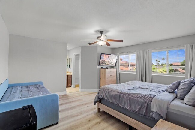 Building Photo - Pool Home in Palm Desert