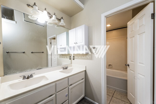 Building Photo - 3358 Brownlea Cir