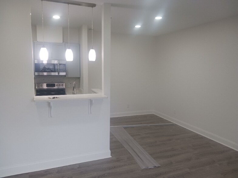 Building Photo - 601 E Burgess Rd