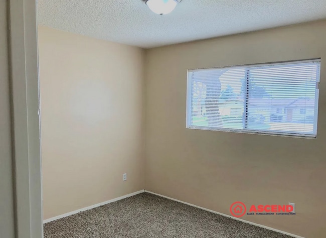 Building Photo - Lovely Home in Northeast Bakersfield!