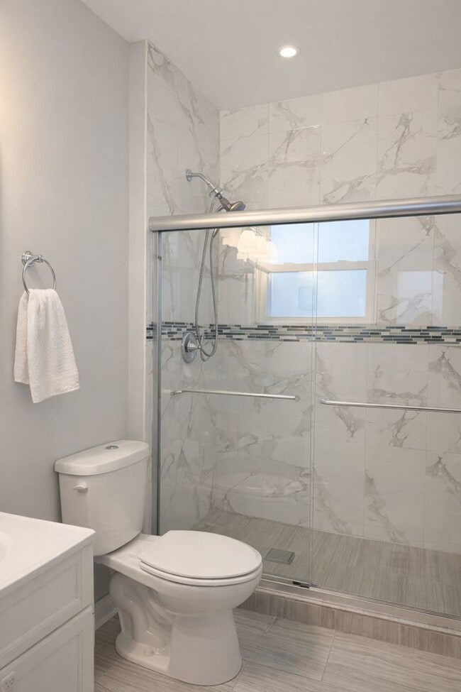 Building Photo - 4151 W Fullerton Ave