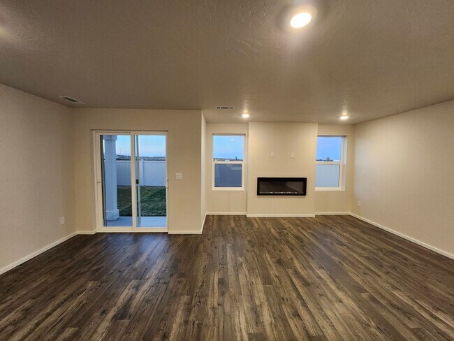 Building Photo - Move-In Special: $500 off- Brand New Const...