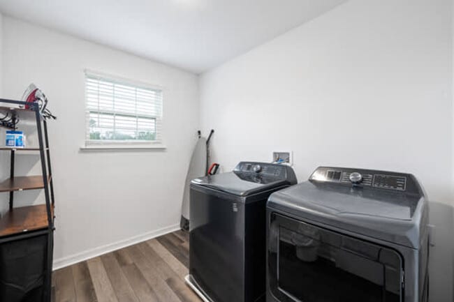 Building Photo - 14282 Coronado Dr