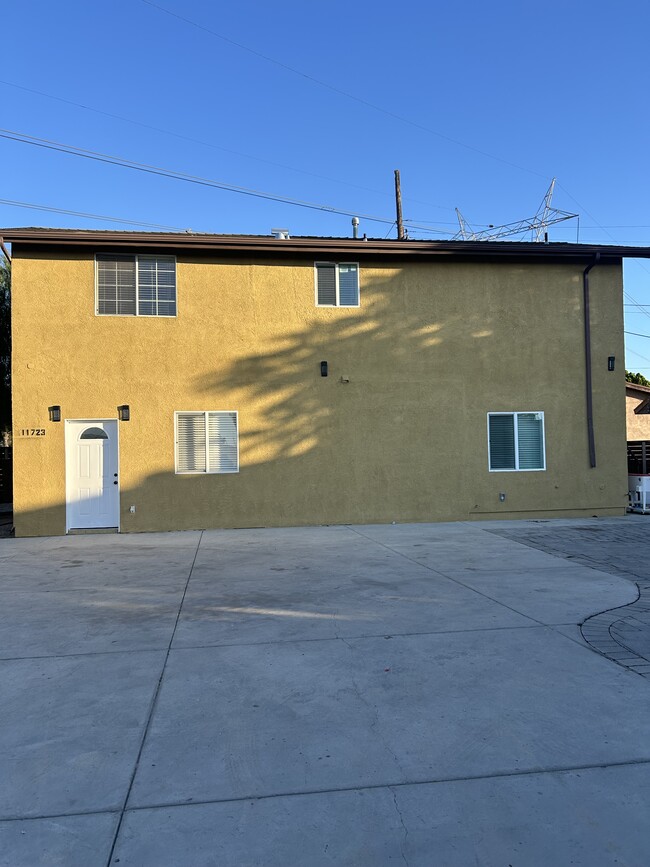 Building Photo - 11723 Pendleton St