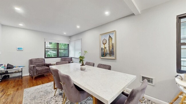 Building Photo - 17 Arthur Pl