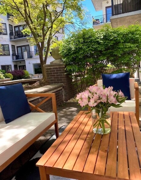 Building Photo - 1200 Grand St