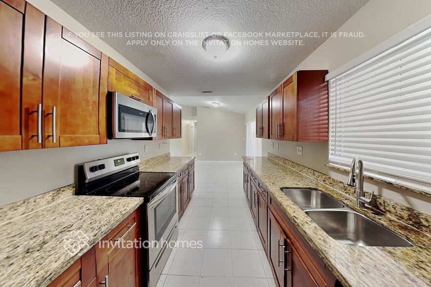 Building Photo - 17035 SW 145th Ave