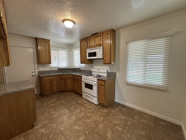 Building Photo - 13082 14th St