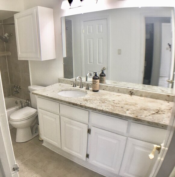 Building Photo - 7508 Highmont St