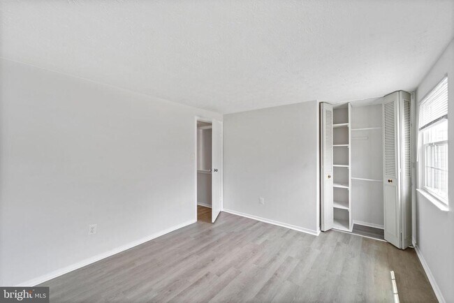Building Photo - 12312 Streamvale Cir