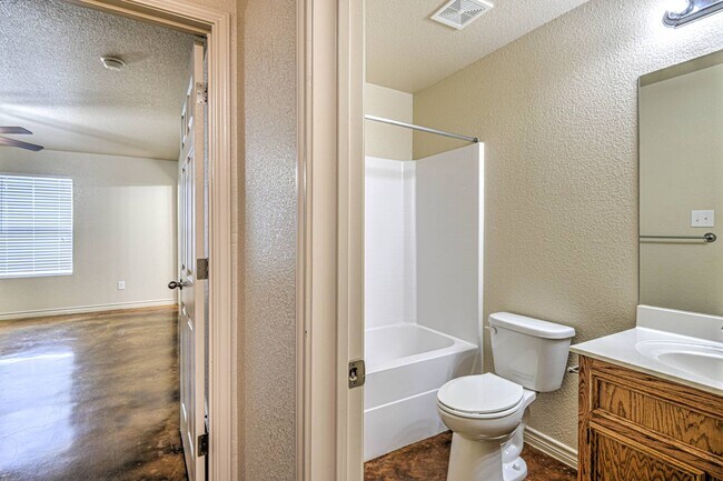 Building Photo - 1607 Powder River Dr APT A