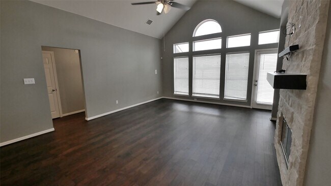 Building Photo - 10402 Indian Paintbrush Ln