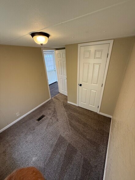 Building Photo - 111 Coffey Way