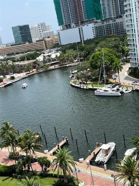 Building Photo - 600 W Las Olas Blvd