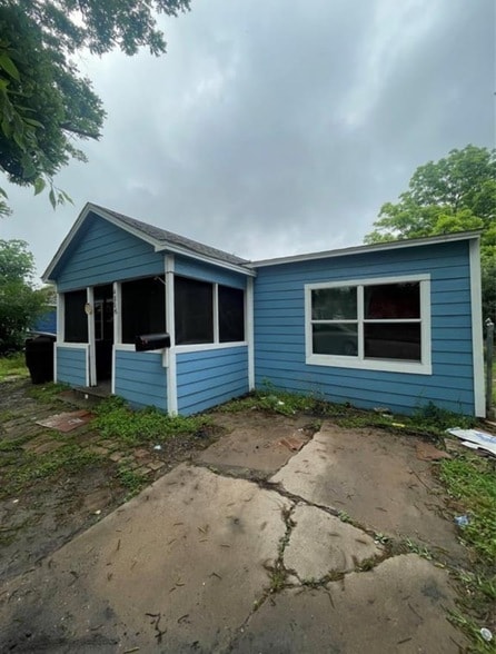Building Photo - 4806 Airport Blvd