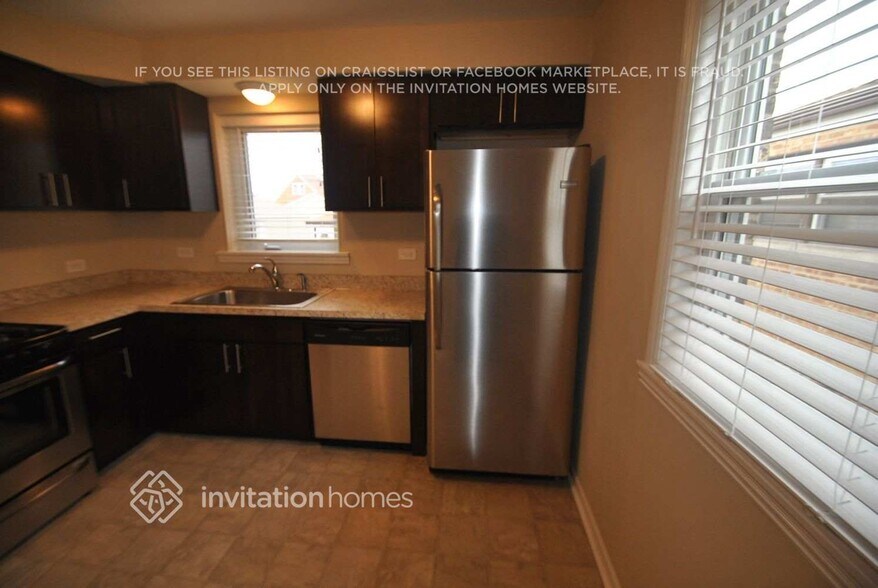 Building Photo - 6209 S Meade Ave