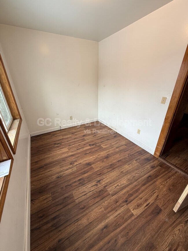 Building Photo - 6124 S Whipple St