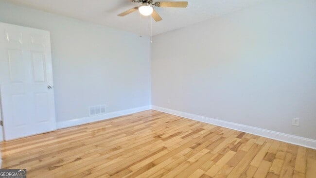 Building Photo - 2510 Cove Rd