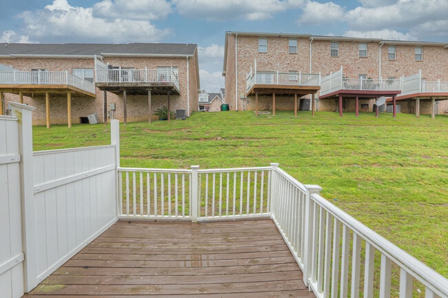 Building Photo - 3001 Hamilton Church Rd