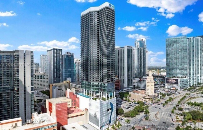 Building Photo - 398 NE 5th St