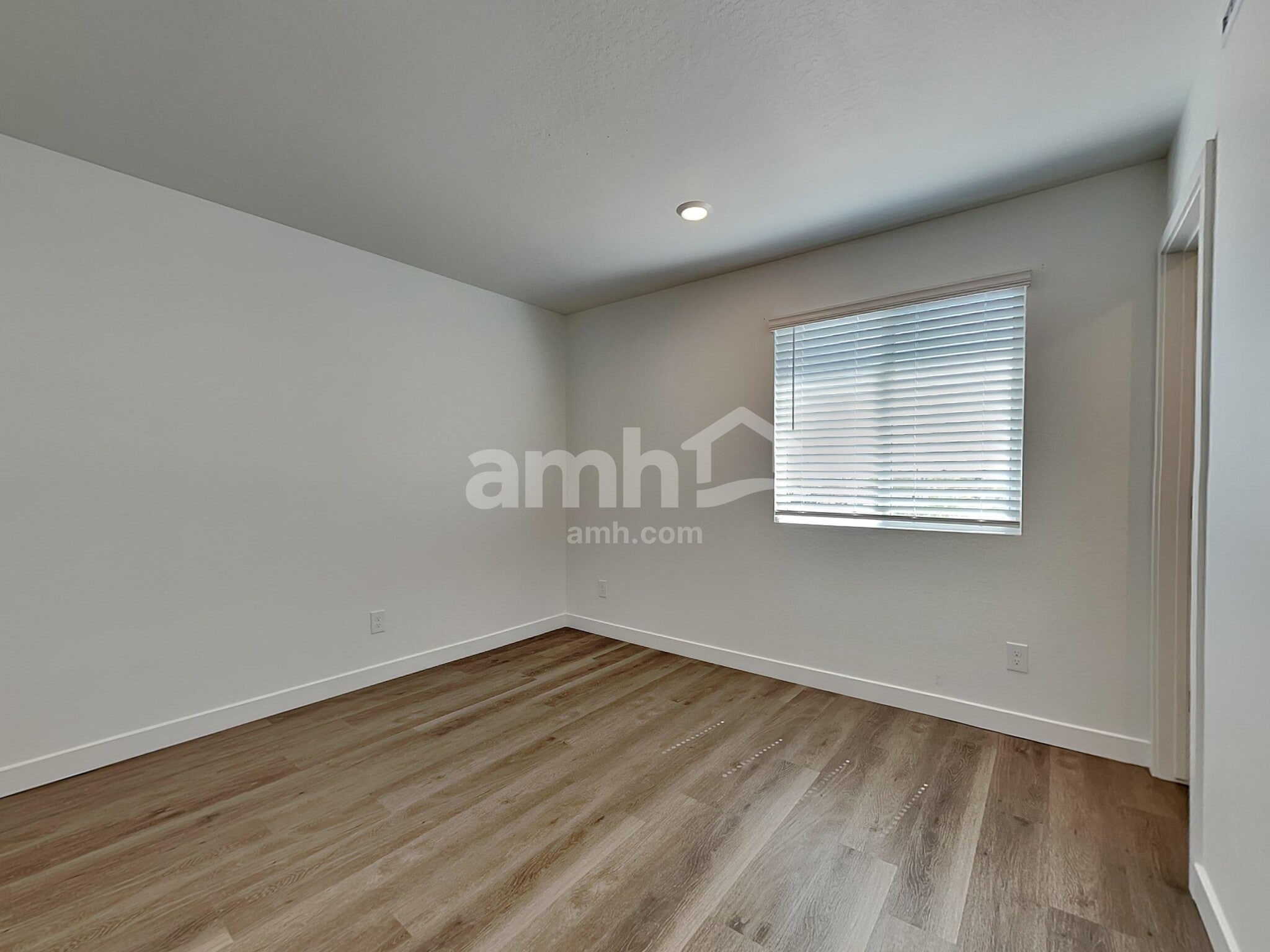 Building Photo - 20177 W Thomas Rd