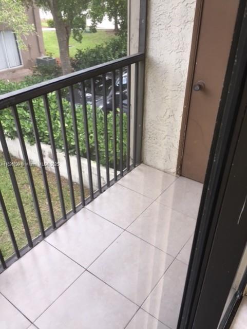Building Photo - 3028 Coral Ridge Dr