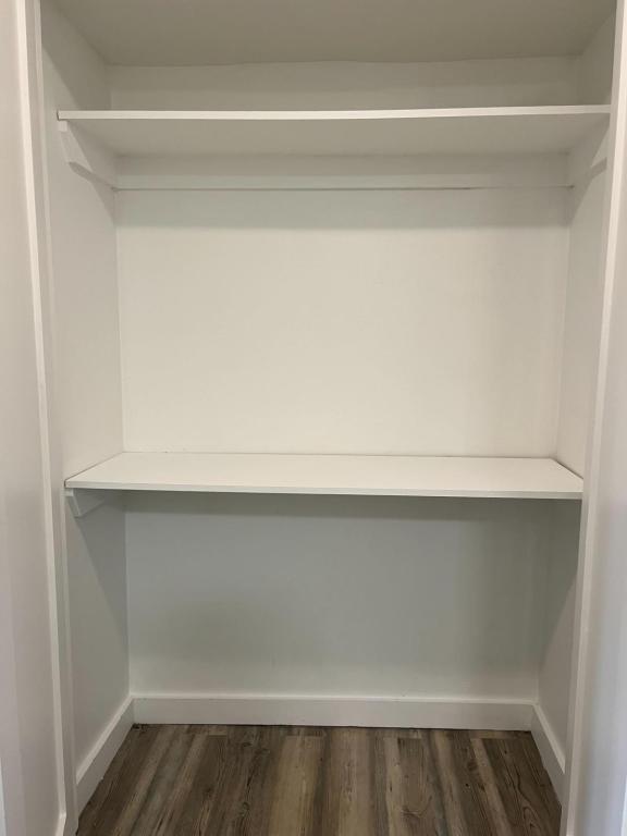 Building Photo - 20 Porach St