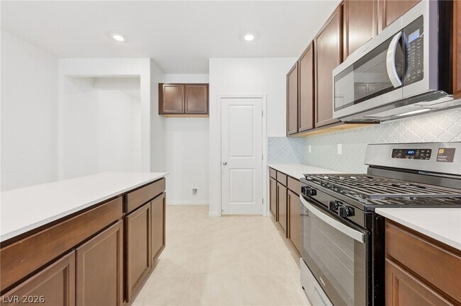 Building Photo - 3765 Osiris Ave