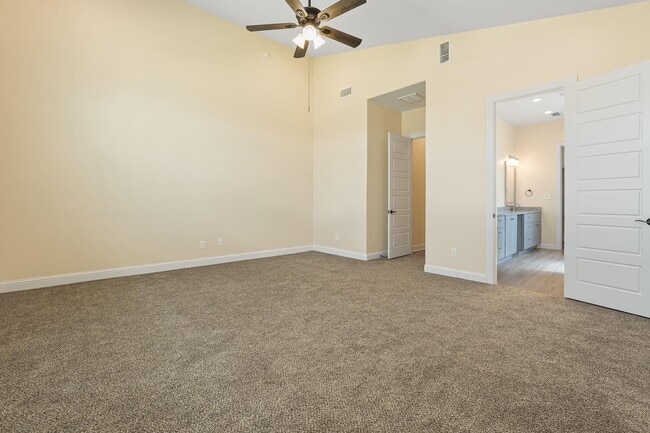 Building Photo - 48 Wilshire Blvd